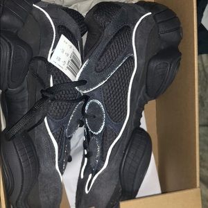 Yeezy 500 size 9